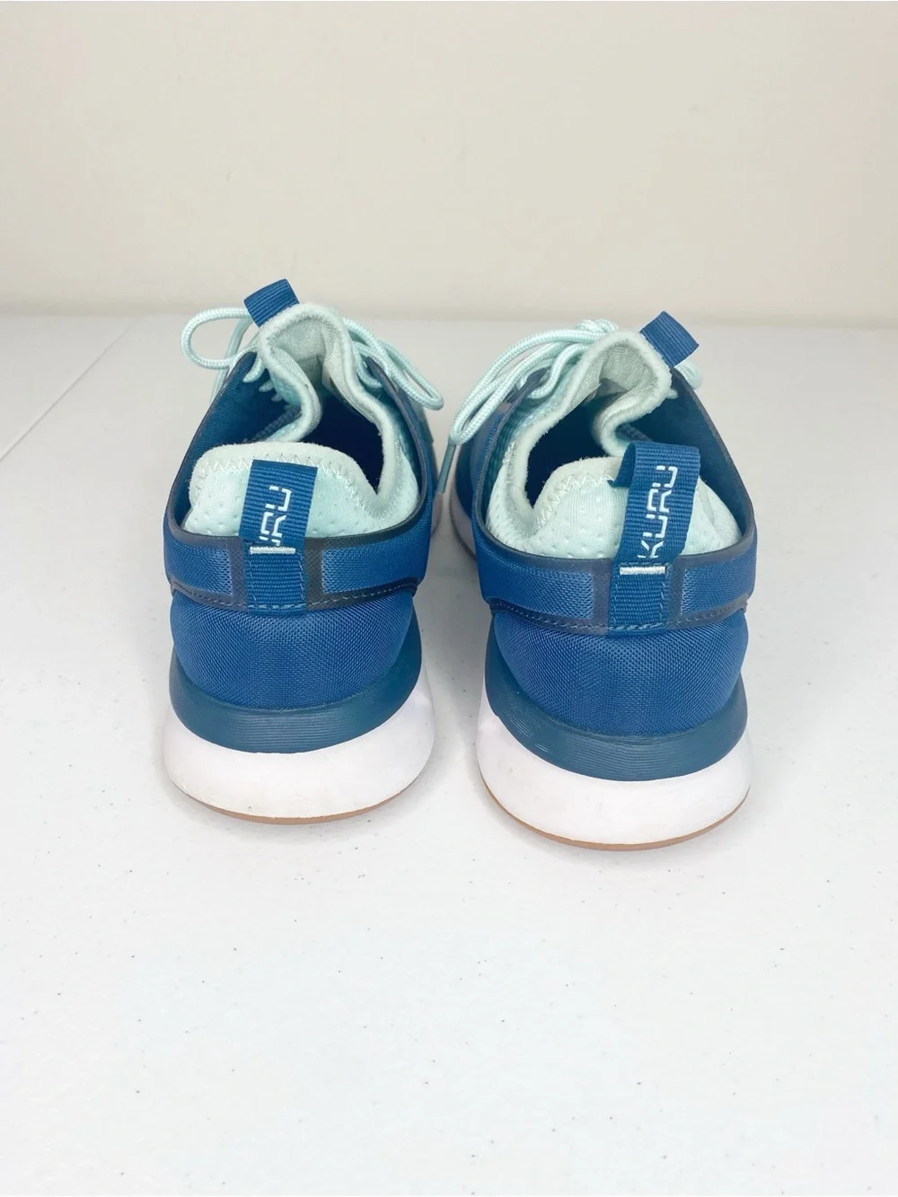 KURU Atom Comfort Athletic Sneakers in Tidal Wave/White/Oasis Blue Size 7.5